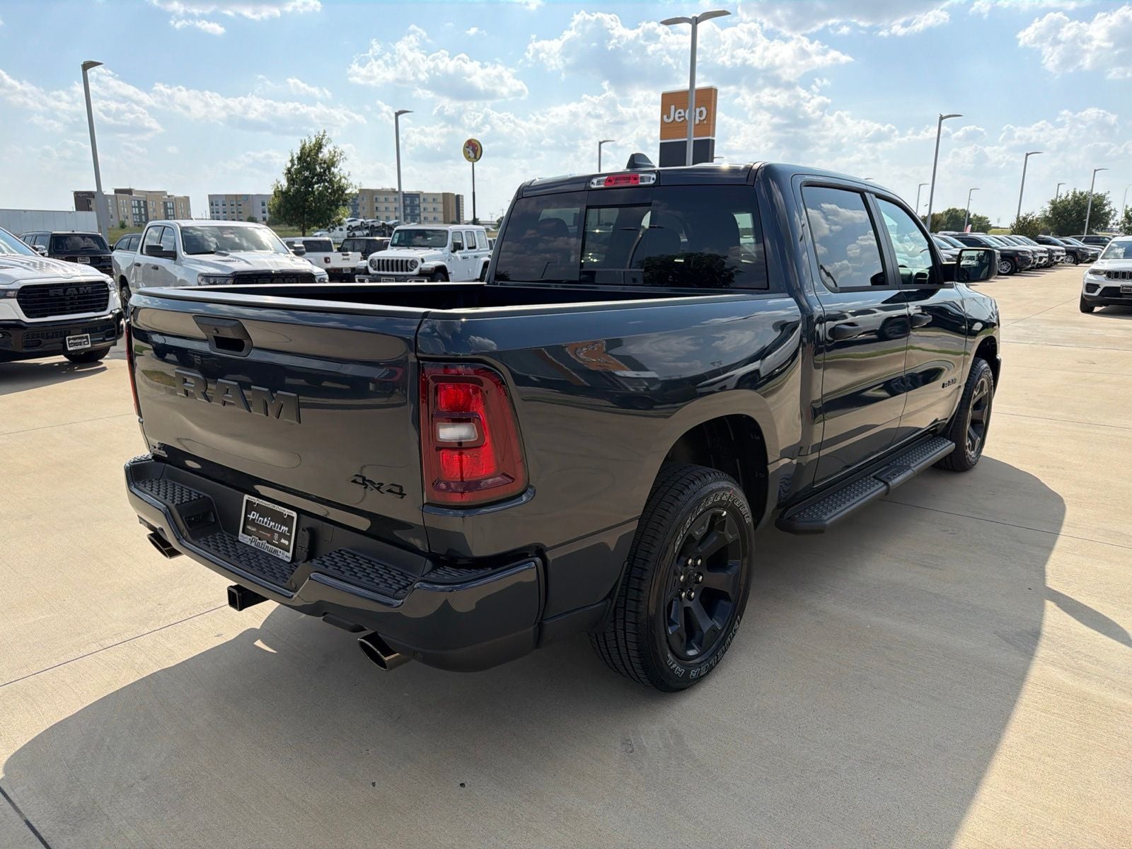2026 RAM Ram 1500 RAM 1500 EXPRESS CREW CAB 4X4 5'7' BOX