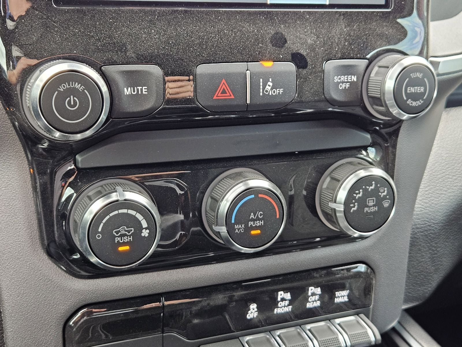 2026 RAM Ram 1500 RAM 1500 EXPRESS CREW CAB 4X4 5'7' BOX