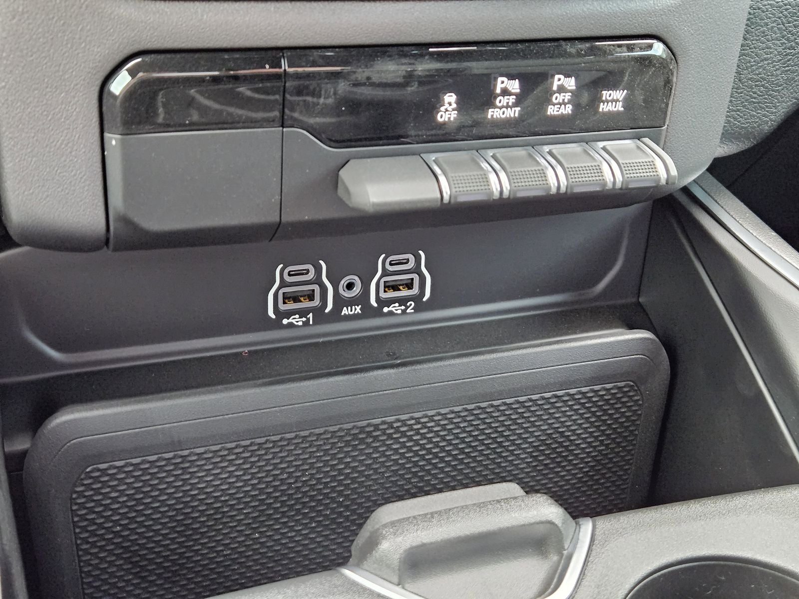 2026 RAM Ram 1500 RAM 1500 EXPRESS CREW CAB 4X4 5'7' BOX