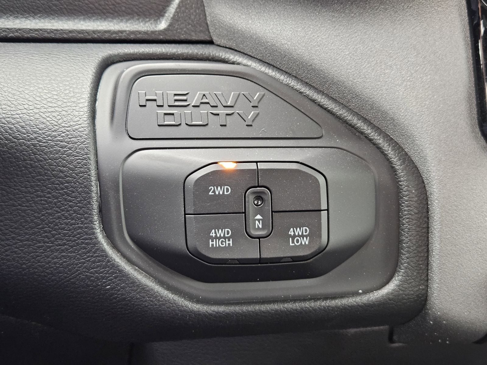 2026 RAM Ram 2500 RAM 2500 BLACK EXPRESS CREW CAB 4X4 6'4' BOX