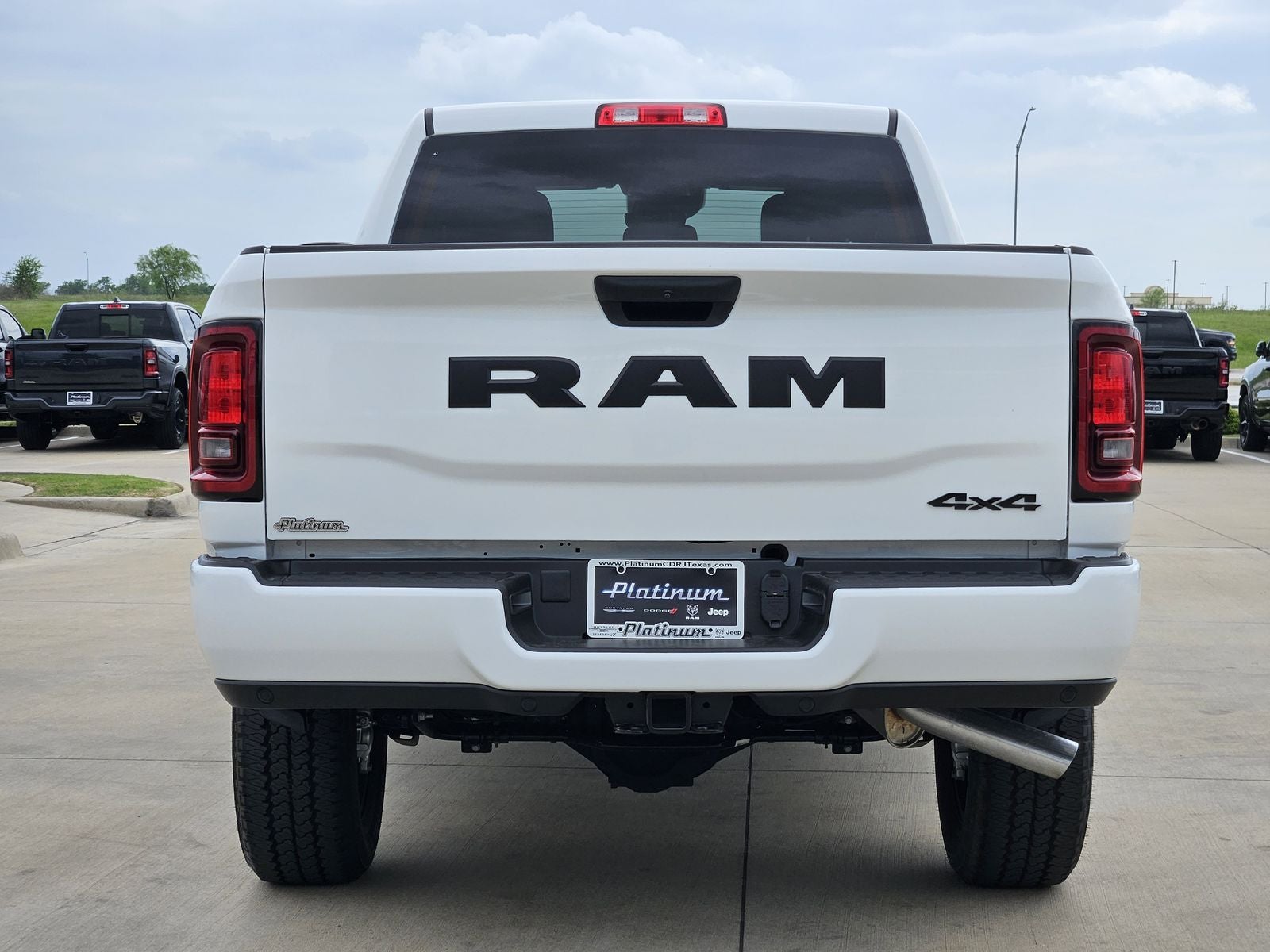 2026 RAM Ram 2500 RAM 2500 BLACK EXPRESS CREW CAB 4X4 6'4' BOX