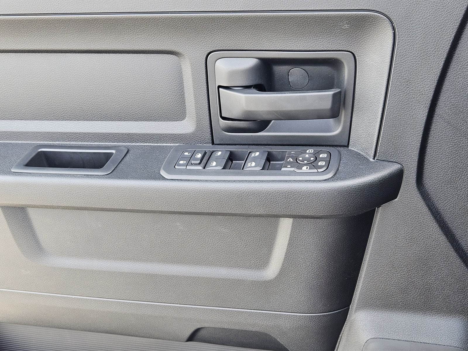 2026 RAM Ram 2500 RAM 2500 BLACK EXPRESS CREW CAB 4X4 6'4' BOX