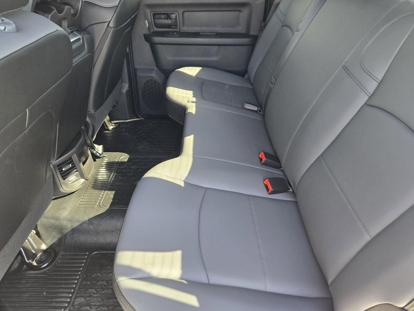 2026 RAM Ram 5500 Chassis Cab RAM 5500 TRADESMAN CHASSIS CREW CAB 4X4 84' CA