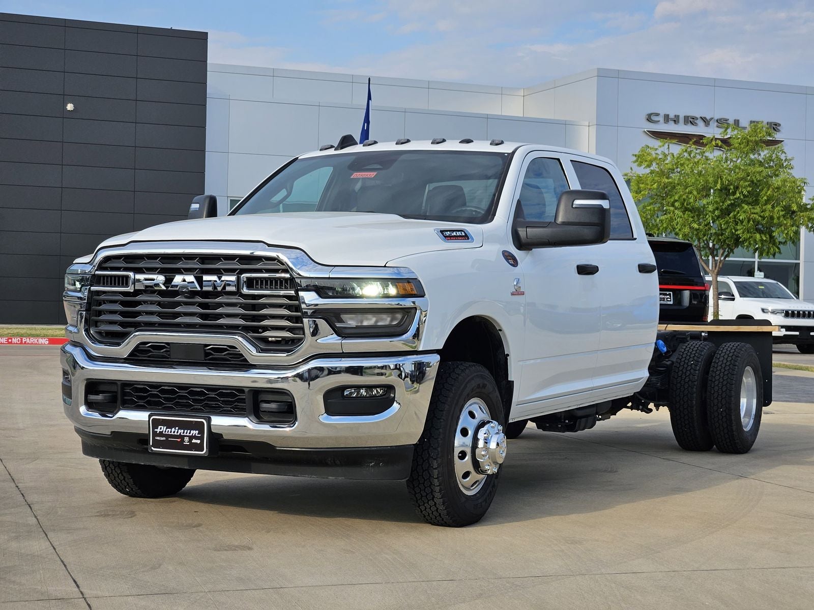 2025 RAM Ram 3500 Chassis Cab RAM 3500 TRADESMAN CREW CAB CHASSIS 4X4 60' CA