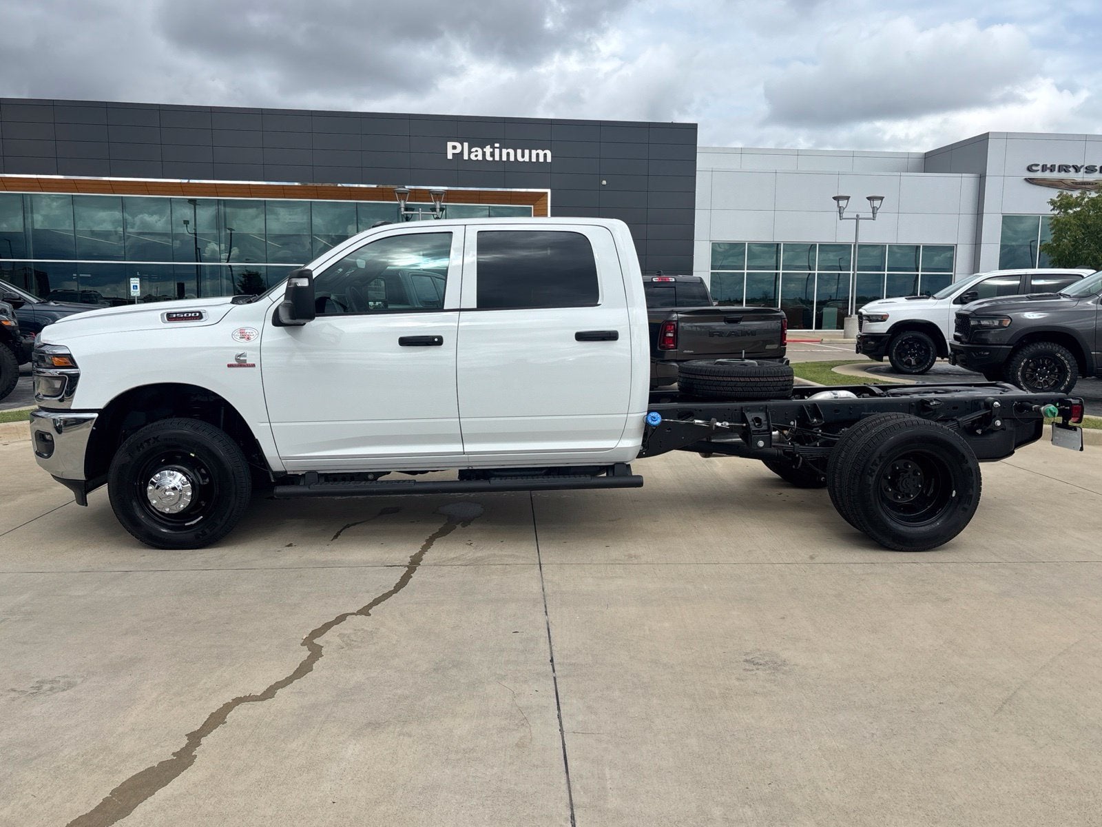 2027 RAM Ram 3500 Chassis Cab RAM 3500 TRADESMAN CREW CAB CHASSIS 4X4 60' CA