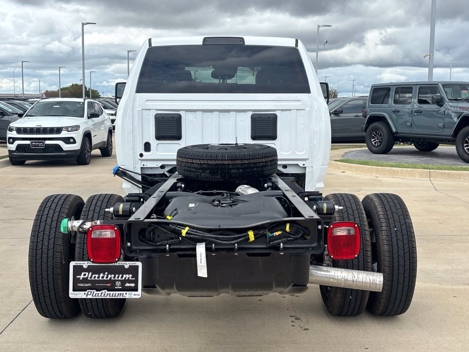 2027 RAM Ram 3500 Chassis Cab RAM 3500 TRADESMAN CREW CAB CHASSIS 4X4 60' CA