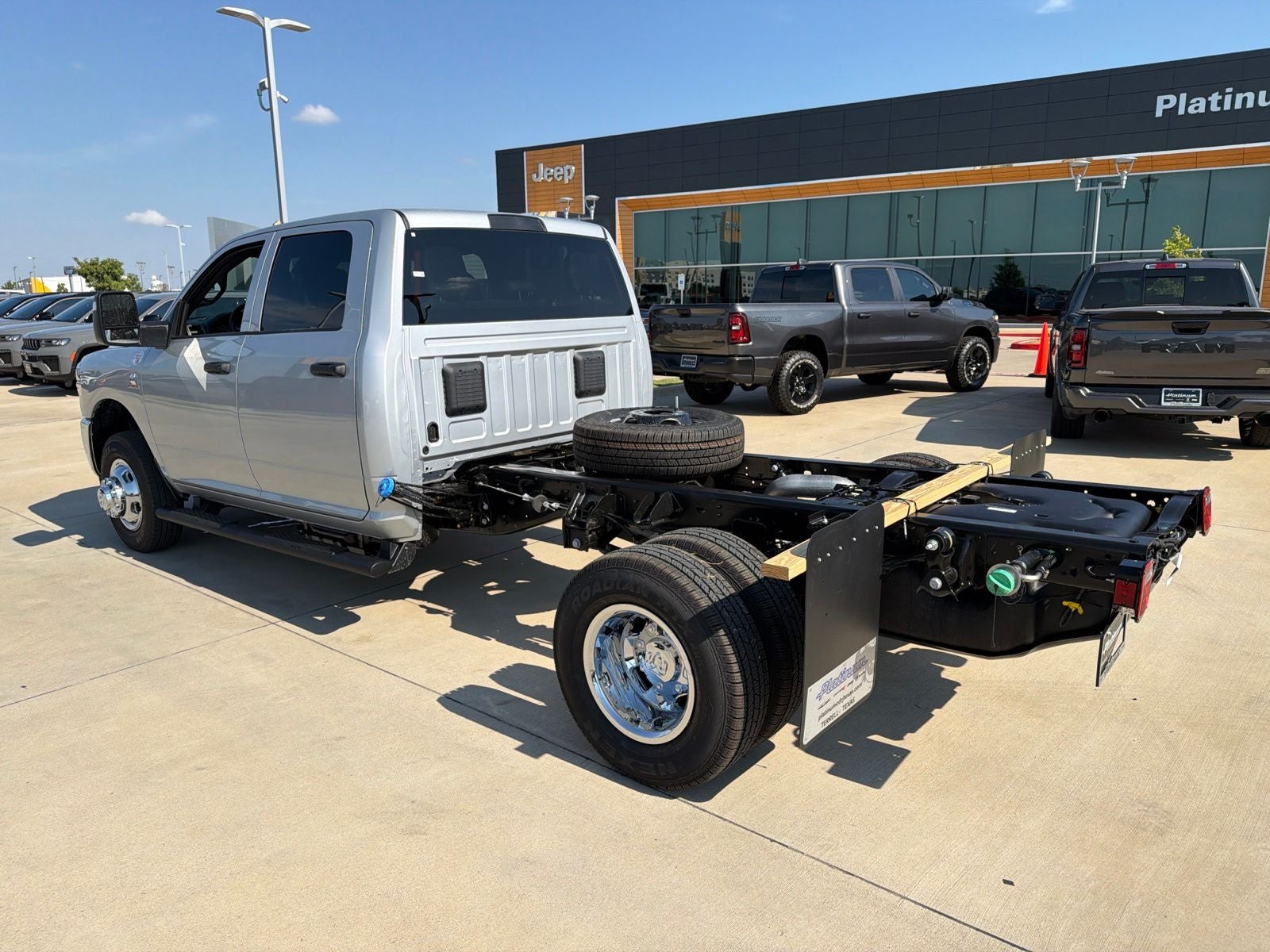 2027 RAM Ram 3500 Chassis Cab RAM 3500 TRADESMAN CREW CAB CHASSIS 4X4 60' CA