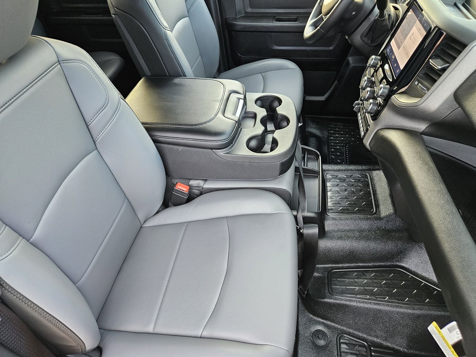 2026 RAM Ram 3500 Chassis Cab RAM 3500 TRADESMAN CREW CAB CHASSIS 4X4 60' CA