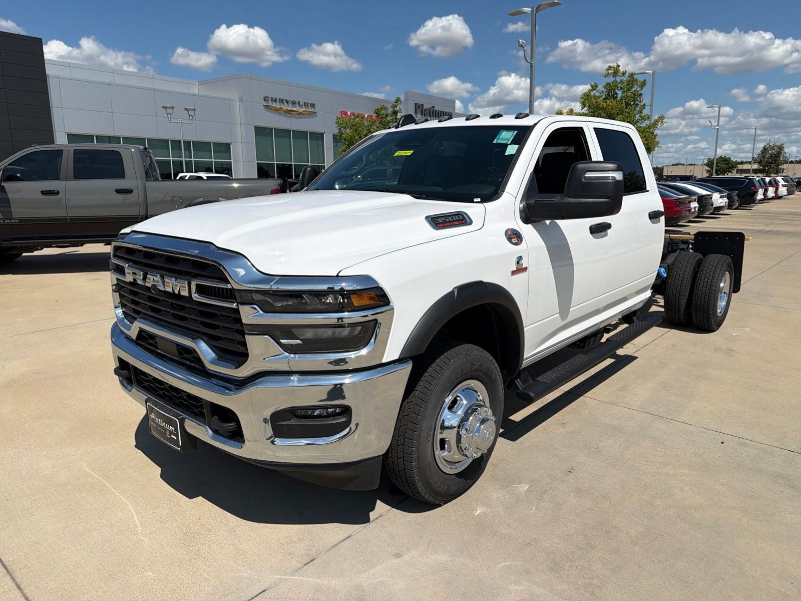 2026 RAM 3500 Chassis RAM 3500 TRADESMAN CREW CAB CHASSIS 4X4 60' CA
