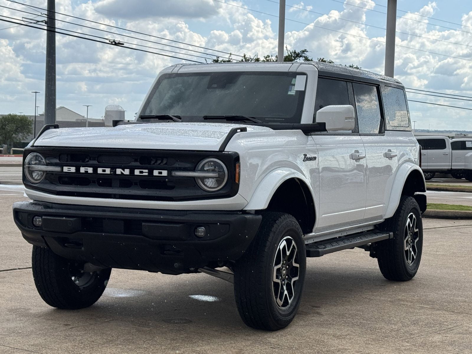 2024 Ford Bronco Outer Banks