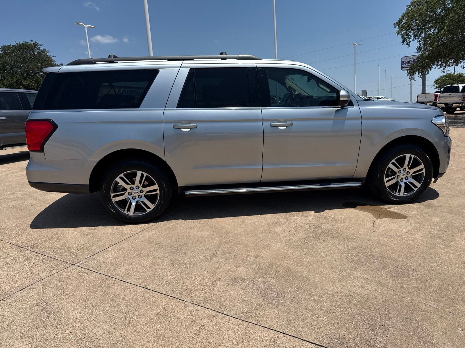 2023 Ford Expedition Max XLT