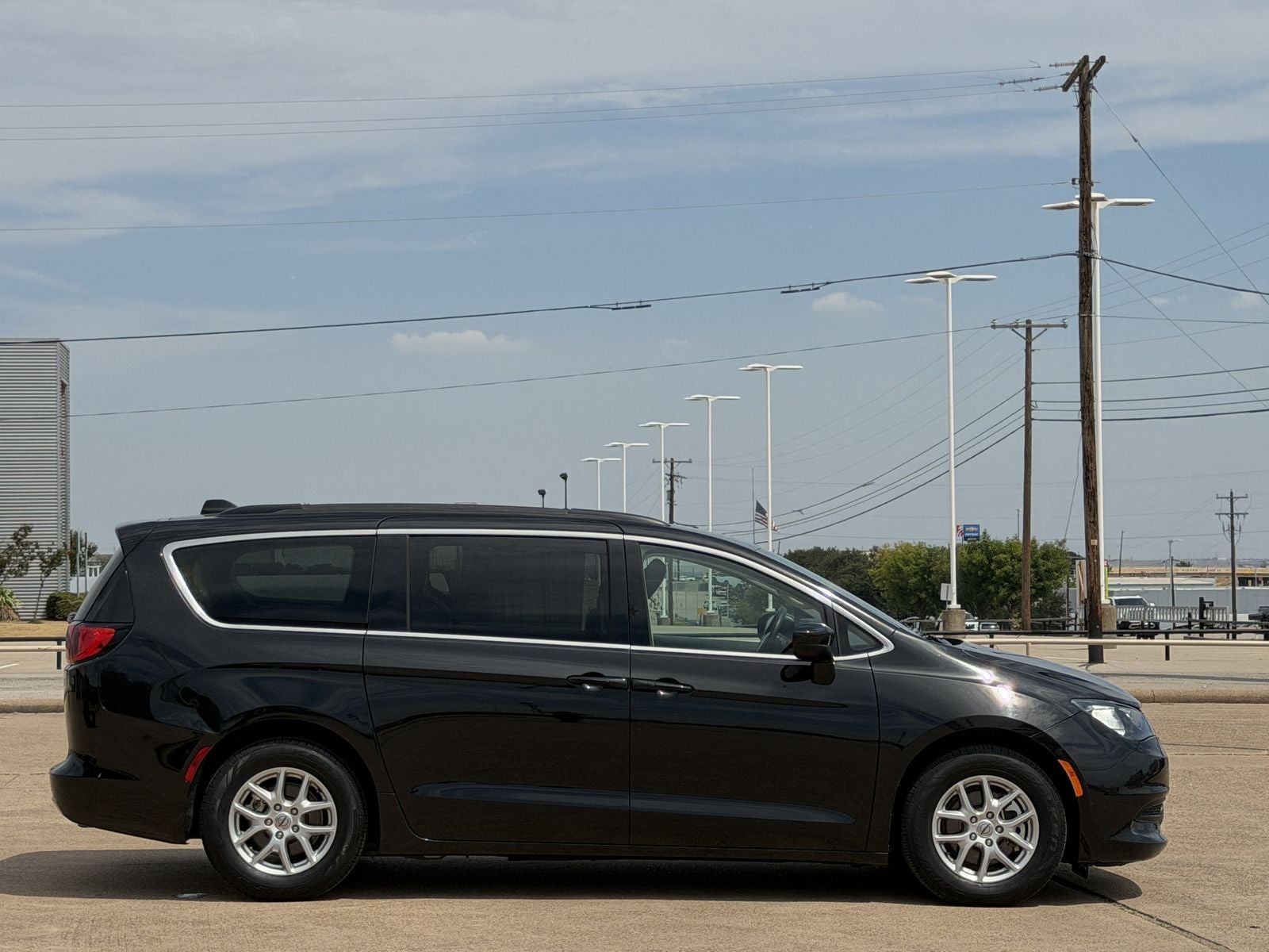 2021 Chrysler Voyager LXI
