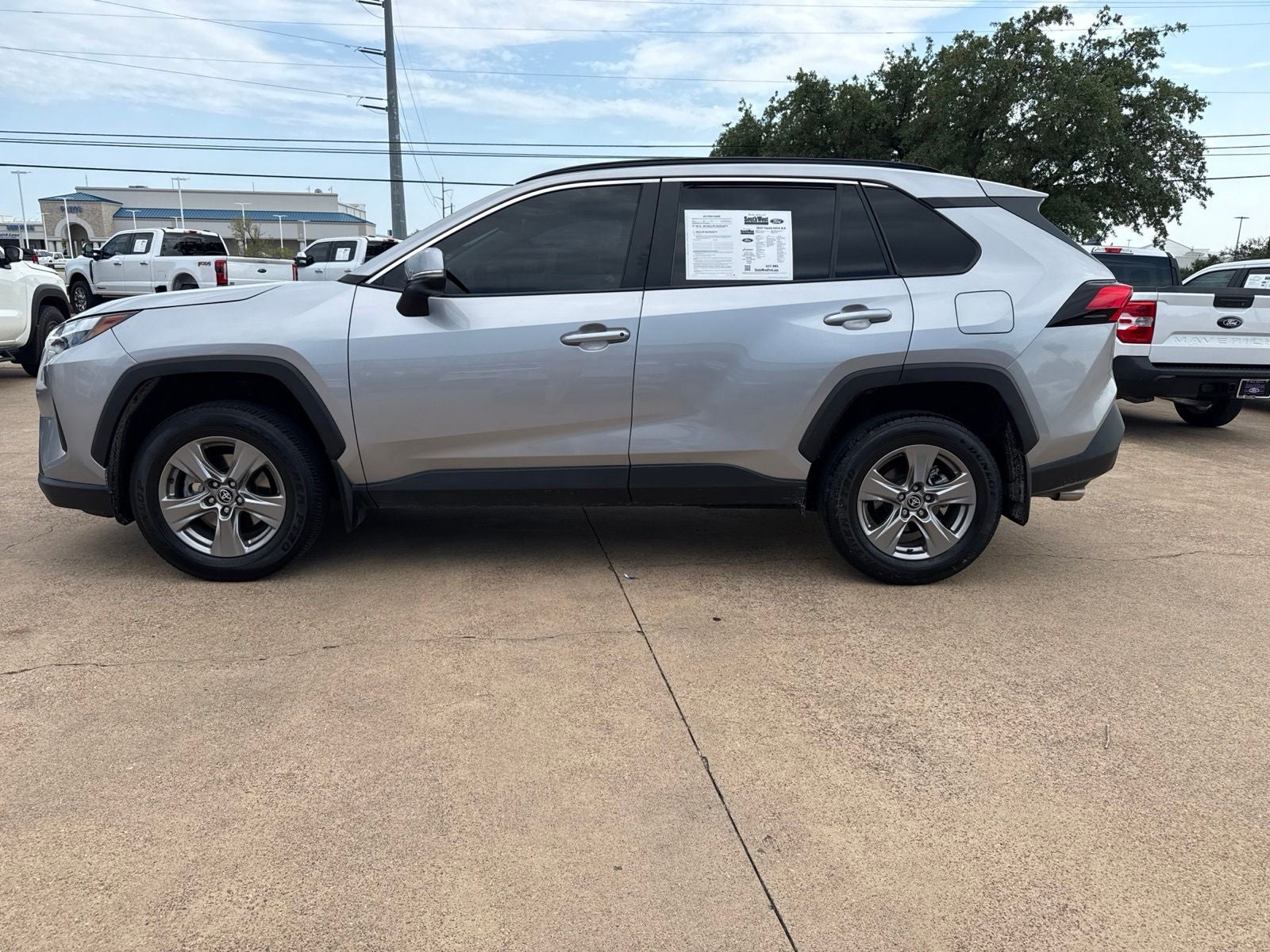 2024 Toyota RAV4 XLE
