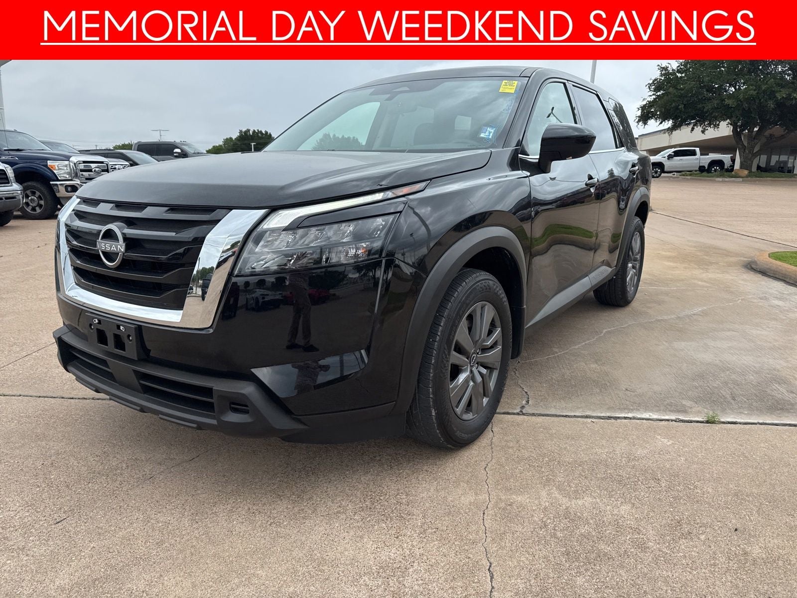 2024 Nissan Pathfinder S