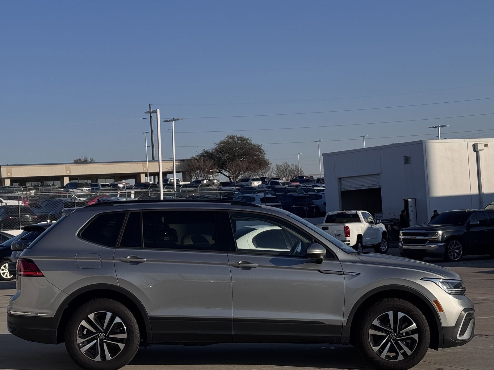 2024 Volkswagen Tiguan 2.0T S