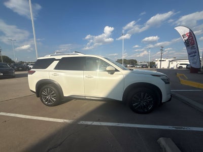 2022 Nissan Pathfinder SL