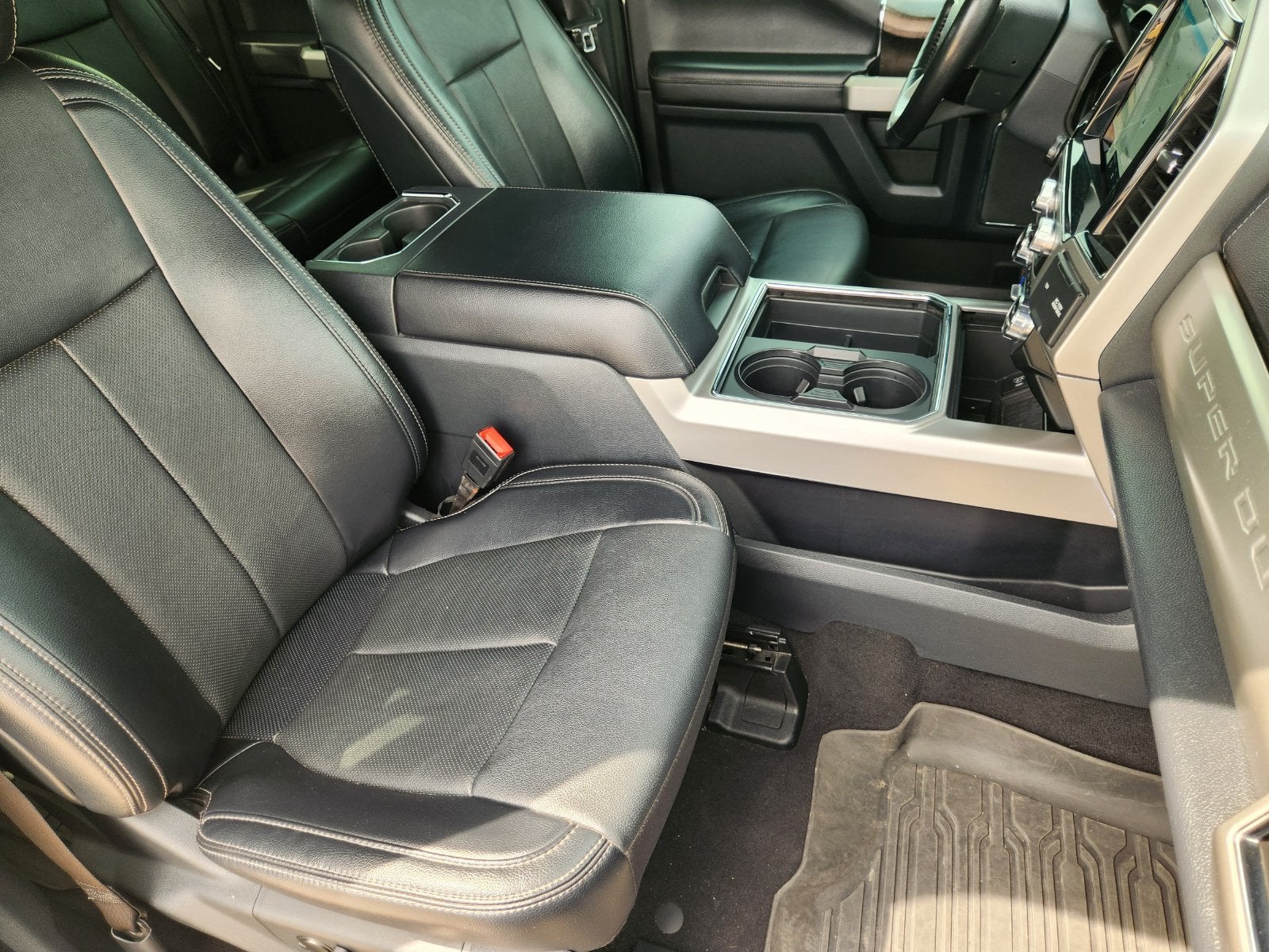 2022 Ford F-350SD Lariat DRW