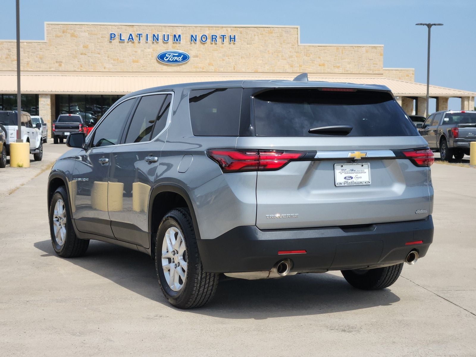 2023 Chevrolet Traverse LS