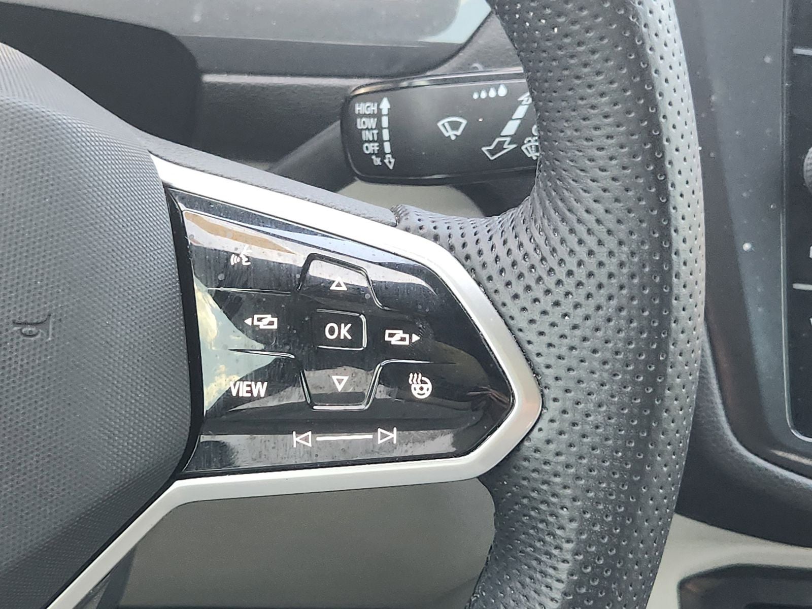 2024 Volkswagen Tiguan 2.0T SEL R-Line
