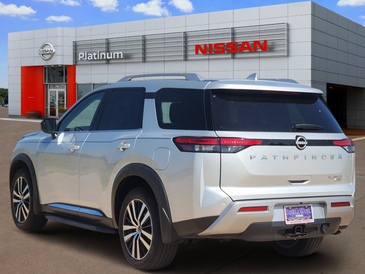 2025 Nissan Pathfinder Platinum
