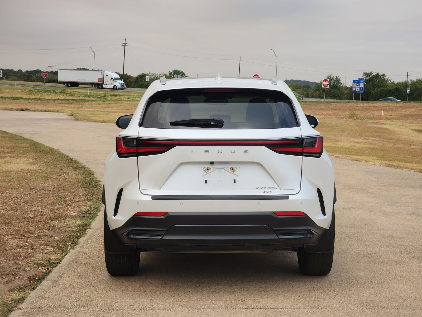 2023 Lexus NX 350h Luxury