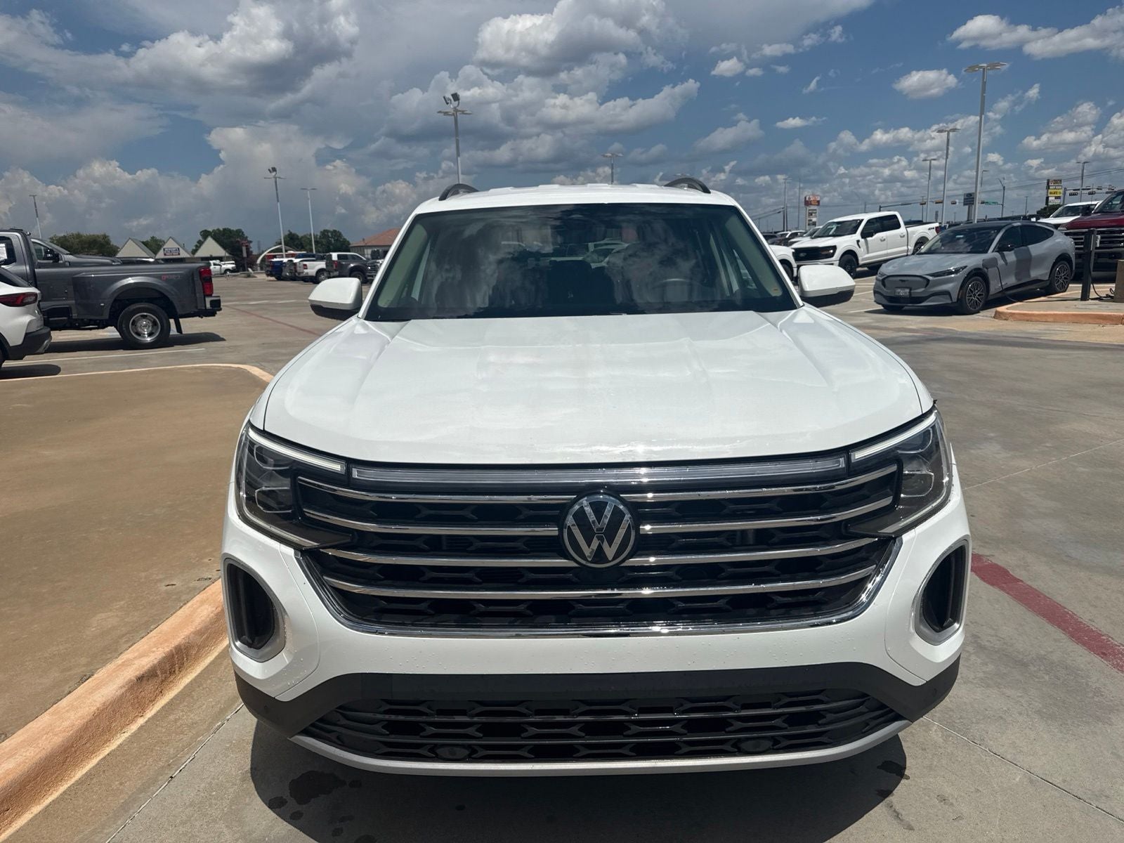 2025 Volkswagen Atlas 2.0T SE w/Technology