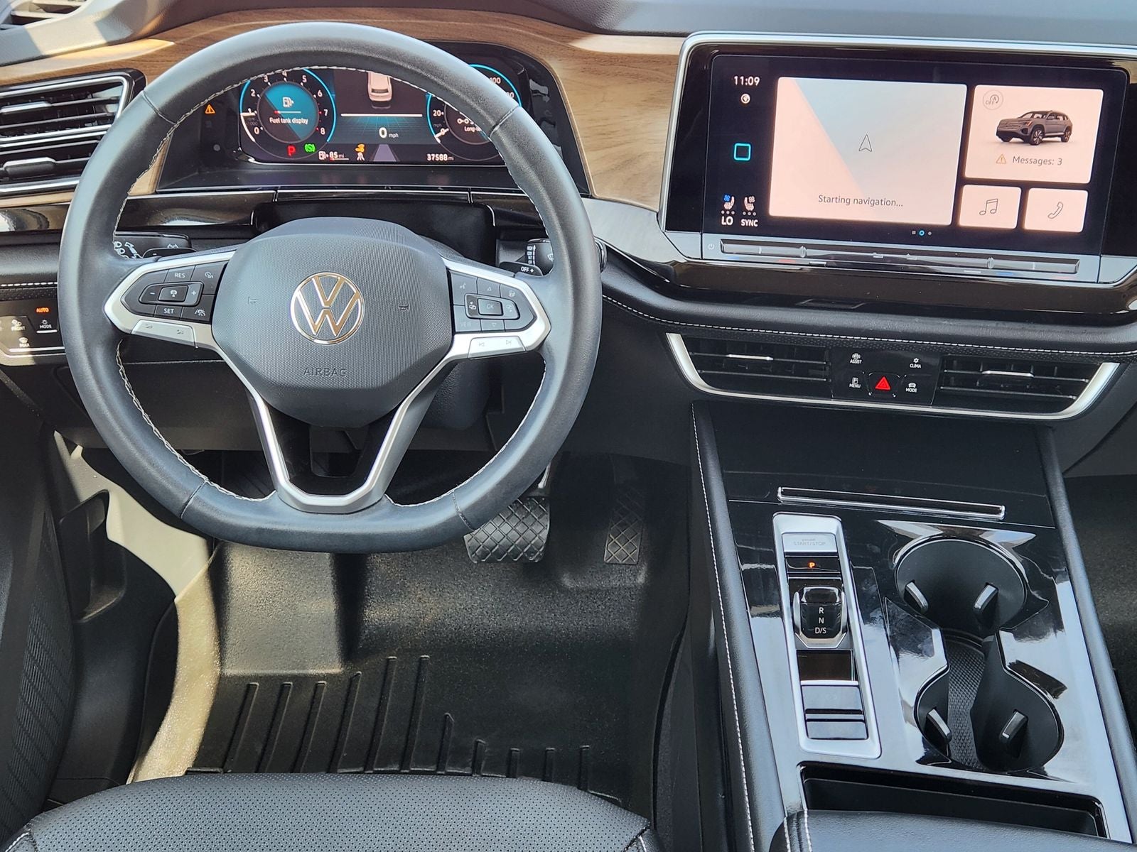 2024 Volkswagen Atlas 2.0T SE w/Technology