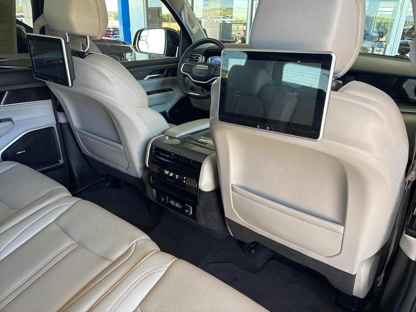 2022 Jeep Wagoneer Series II