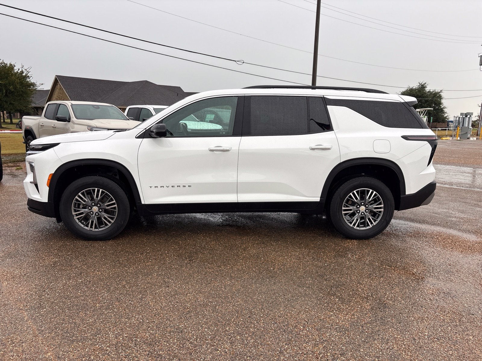 2024 Chevrolet Traverse LT