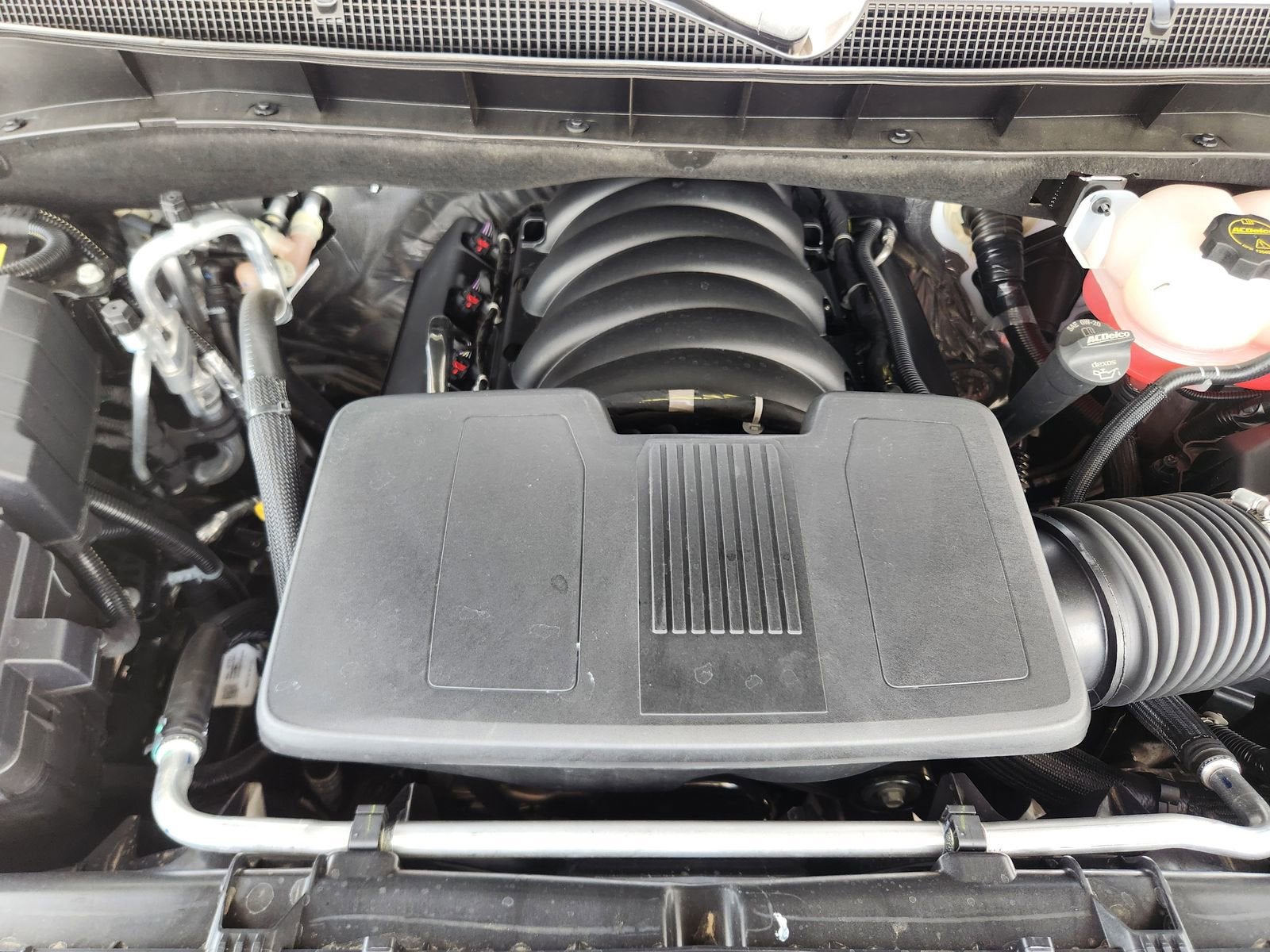 2025 Chevrolet Tahoe LS