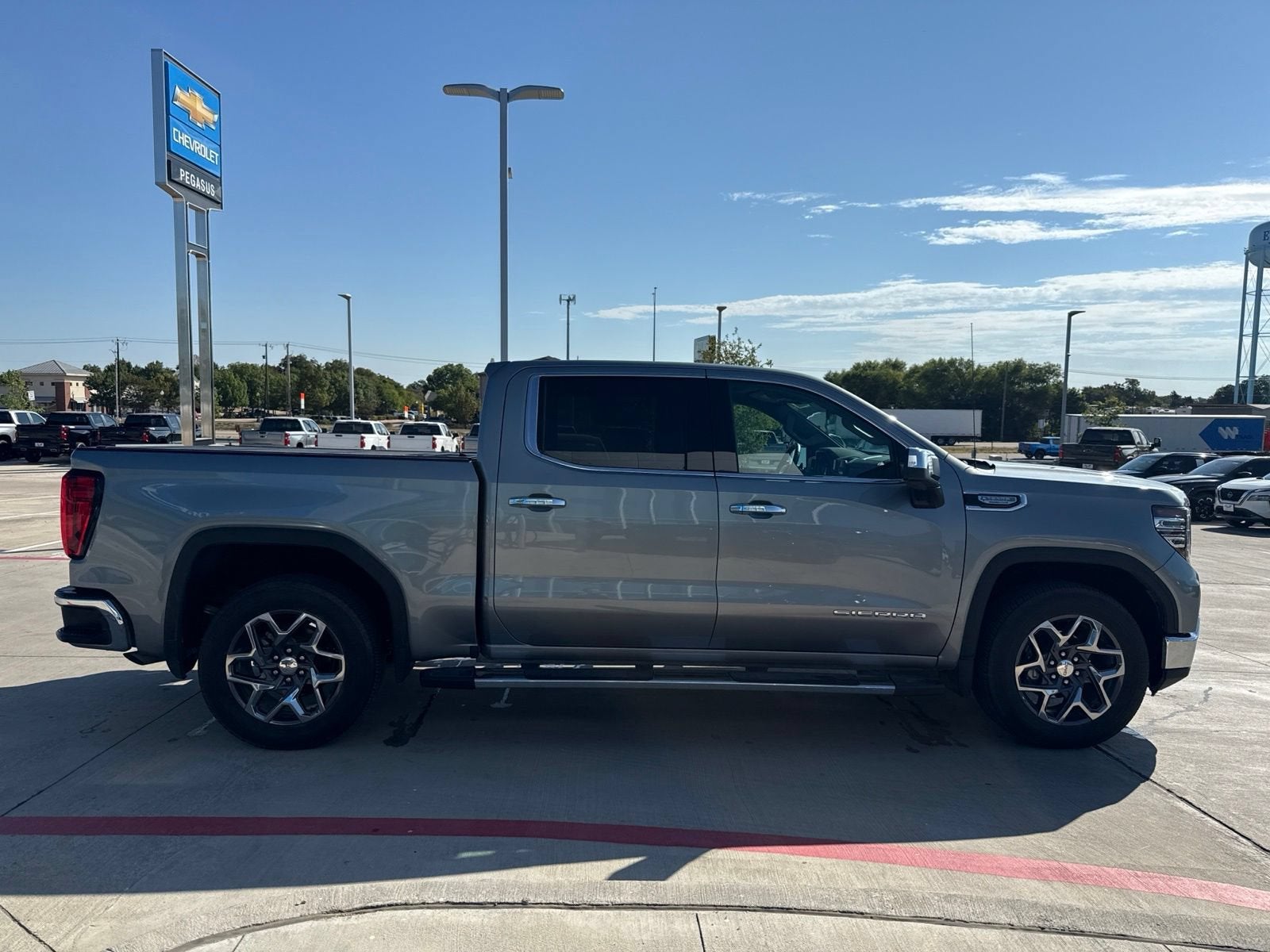 2025 GMC Sierra 1500 SLT