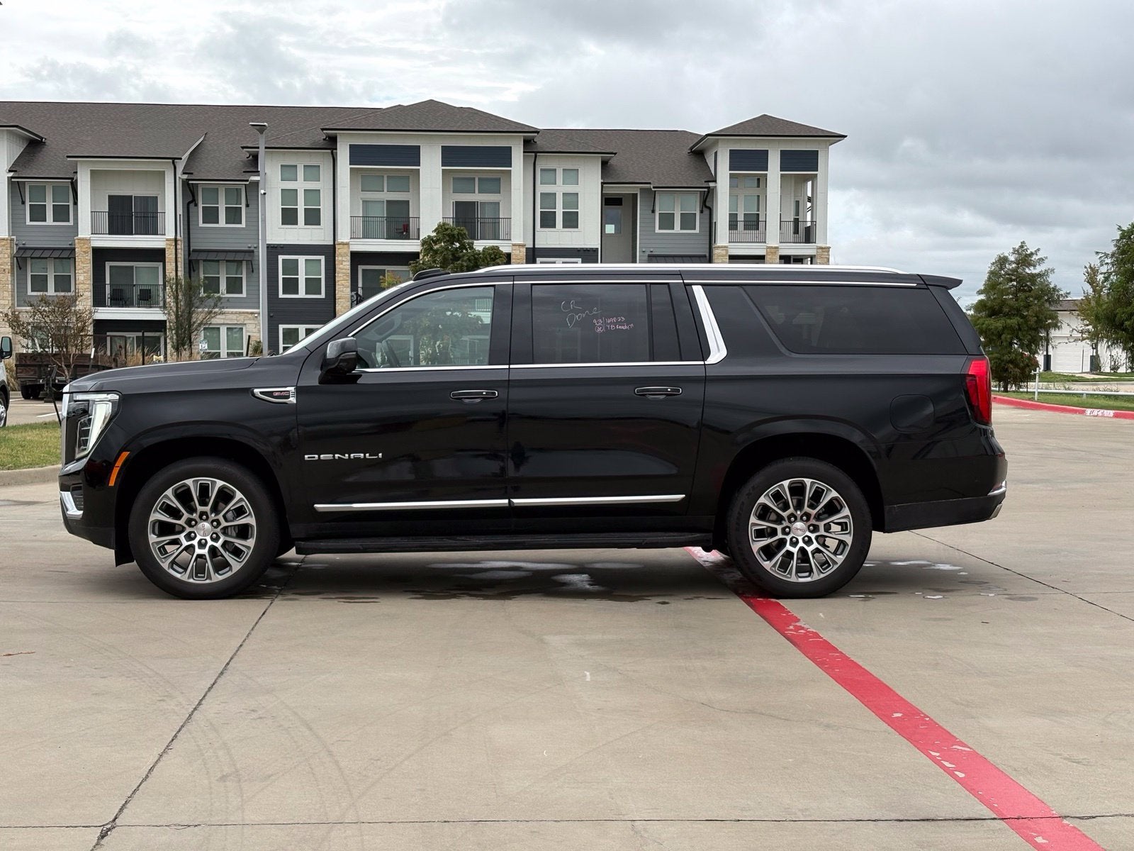 2025 GMC Yukon XL Denali