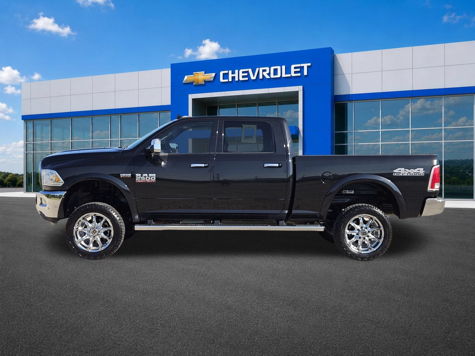2018 RAM 2500 Laramie Crew Cab 4x4 6'4" Box