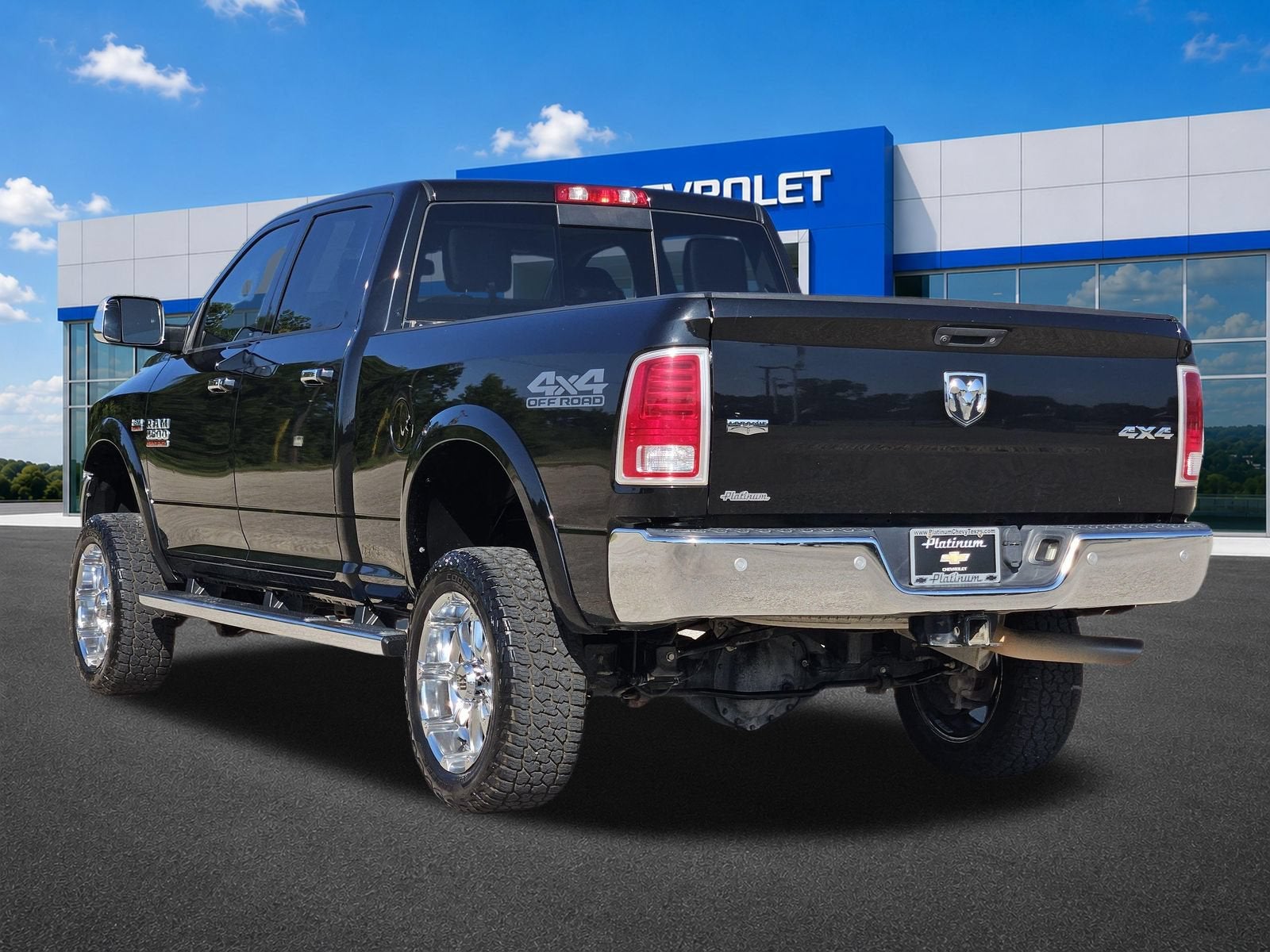 2018 RAM 2500 Laramie Crew Cab 4x4 6'4" Box
