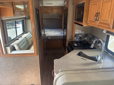 2018 Ford E-450SD Base