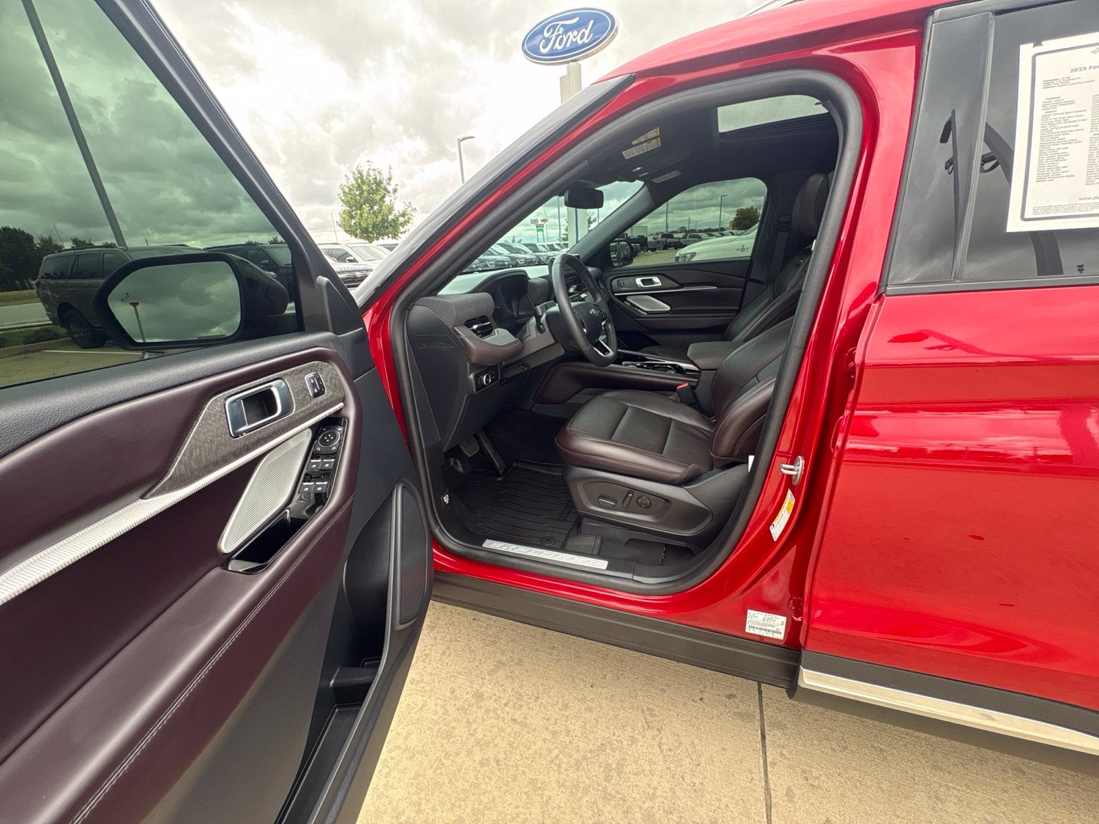 2025 Ford Explorer Platinum