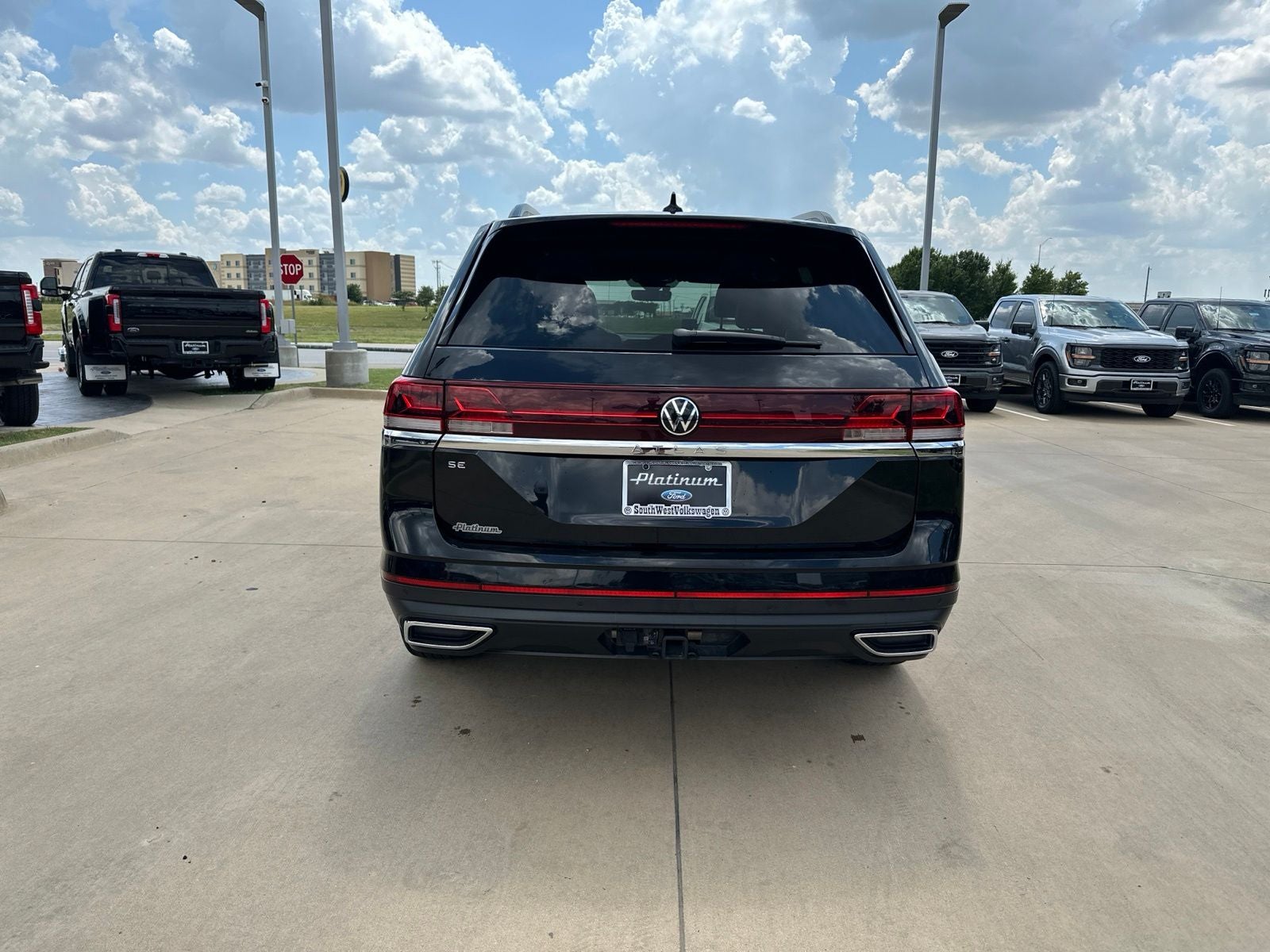 2024 Volkswagen Atlas 2.0T SE w/Technology
