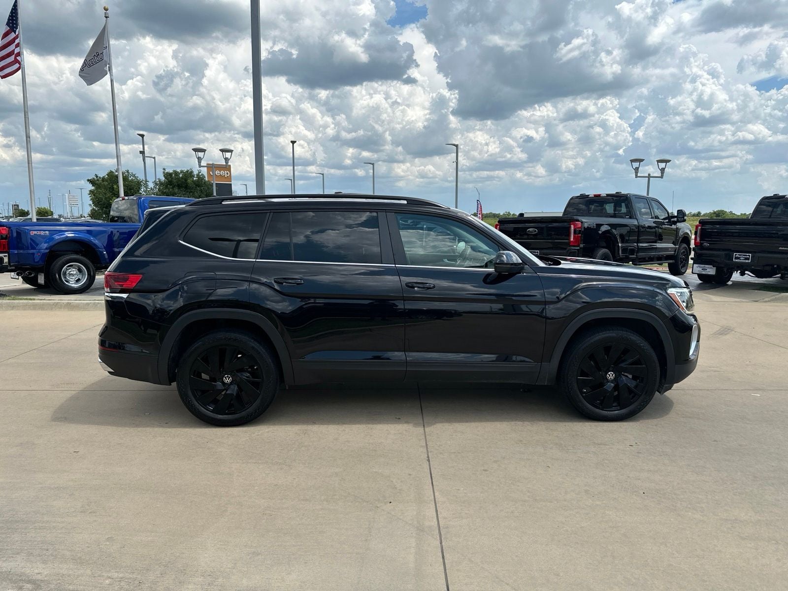 2024 Volkswagen Atlas 2.0T SE w/Technology